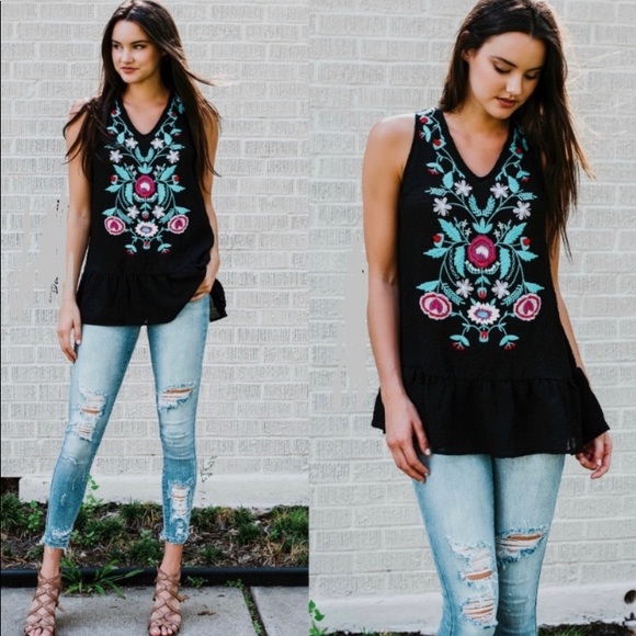 Aluna Levi Tops - LAST ONE❤️ALUNA LEVI Embroidered top